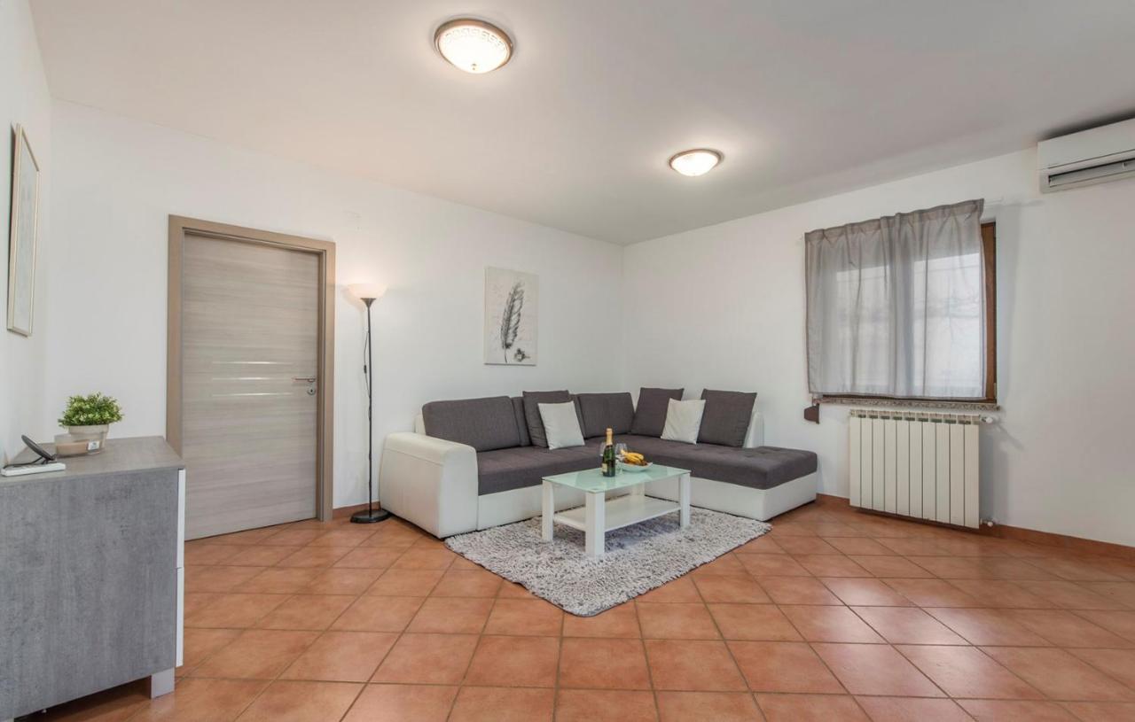 Apartment Narcisa With Terrace Umag Buitenkant foto